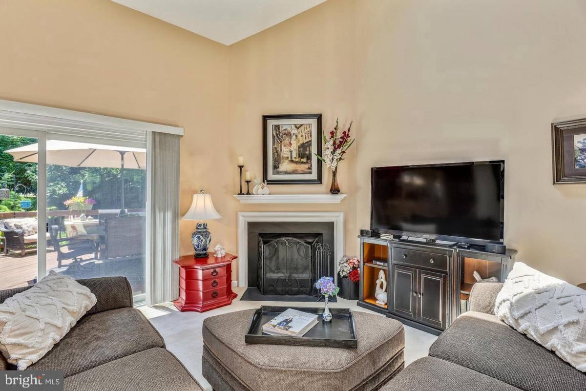 Townhouse for rent at 11627 Chapel Cross Way, Reston, VA 20194