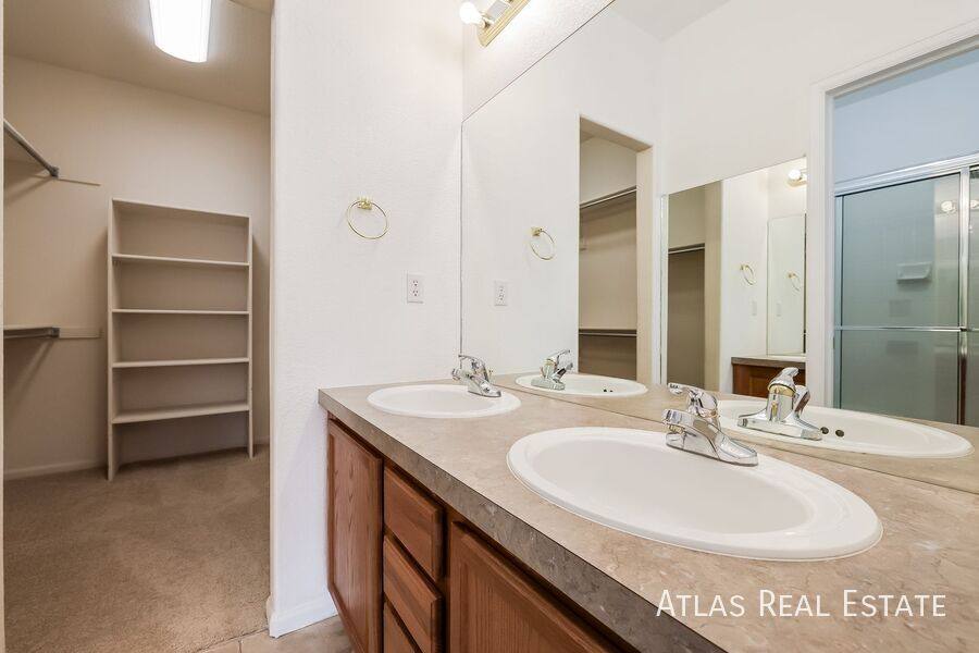 Townhouse for rent at 1405 S Chambers Rd #103, Aurora, CO 80017