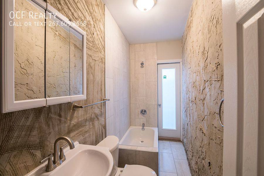Apartment for rent at 1126 E Passyunk Ave #4, Philadelphia, PA 19147