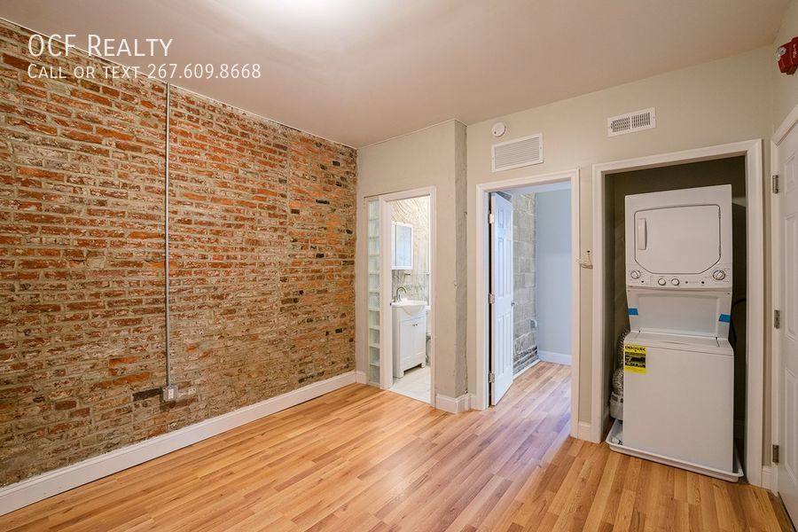 Apartment for rent at 1126 E Passyunk Ave #4, Philadelphia, PA 19147