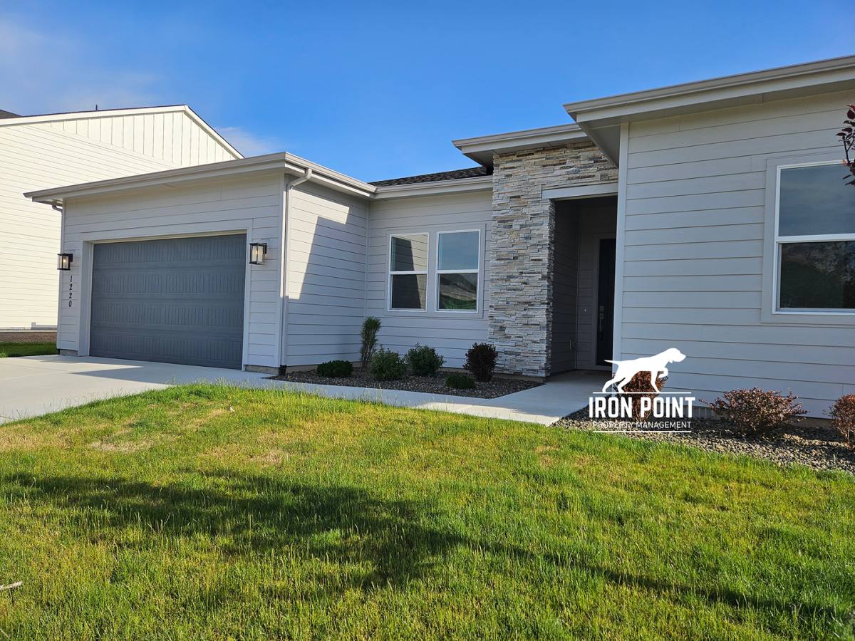 House for rent at 1220 W Grassland St, Middleton, ID 83644