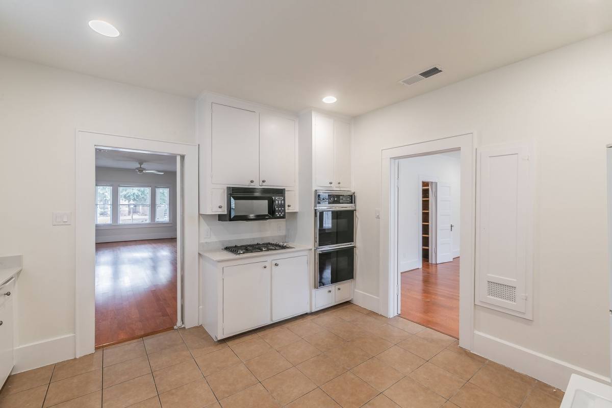 House for rent at 5313 Collinwood Ave, Fort Worth, TX 76107