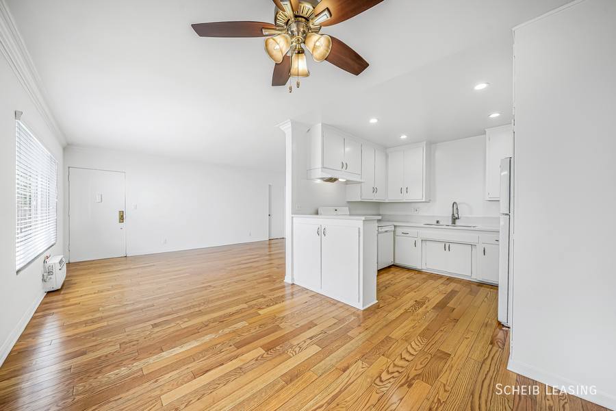 Apartment for rent at 220 N Crescent Dr #6, Beverly Hills, CA 90210