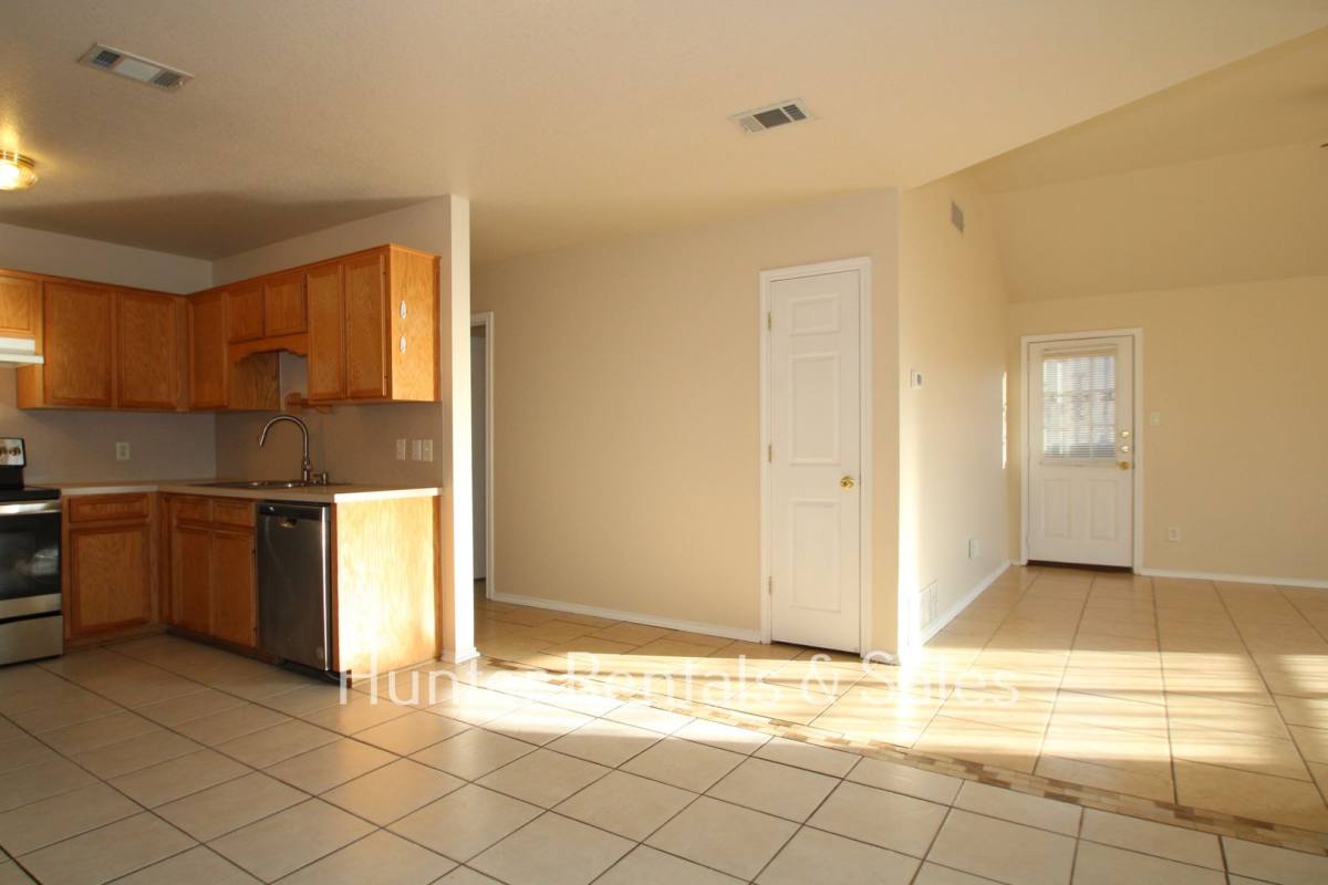 Townhouse for rent at 4403-B July Dr, Killeen, TX 76549