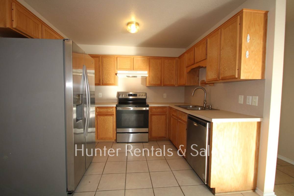 Townhouse for rent at 4403-B July Dr, Killeen, TX 76549