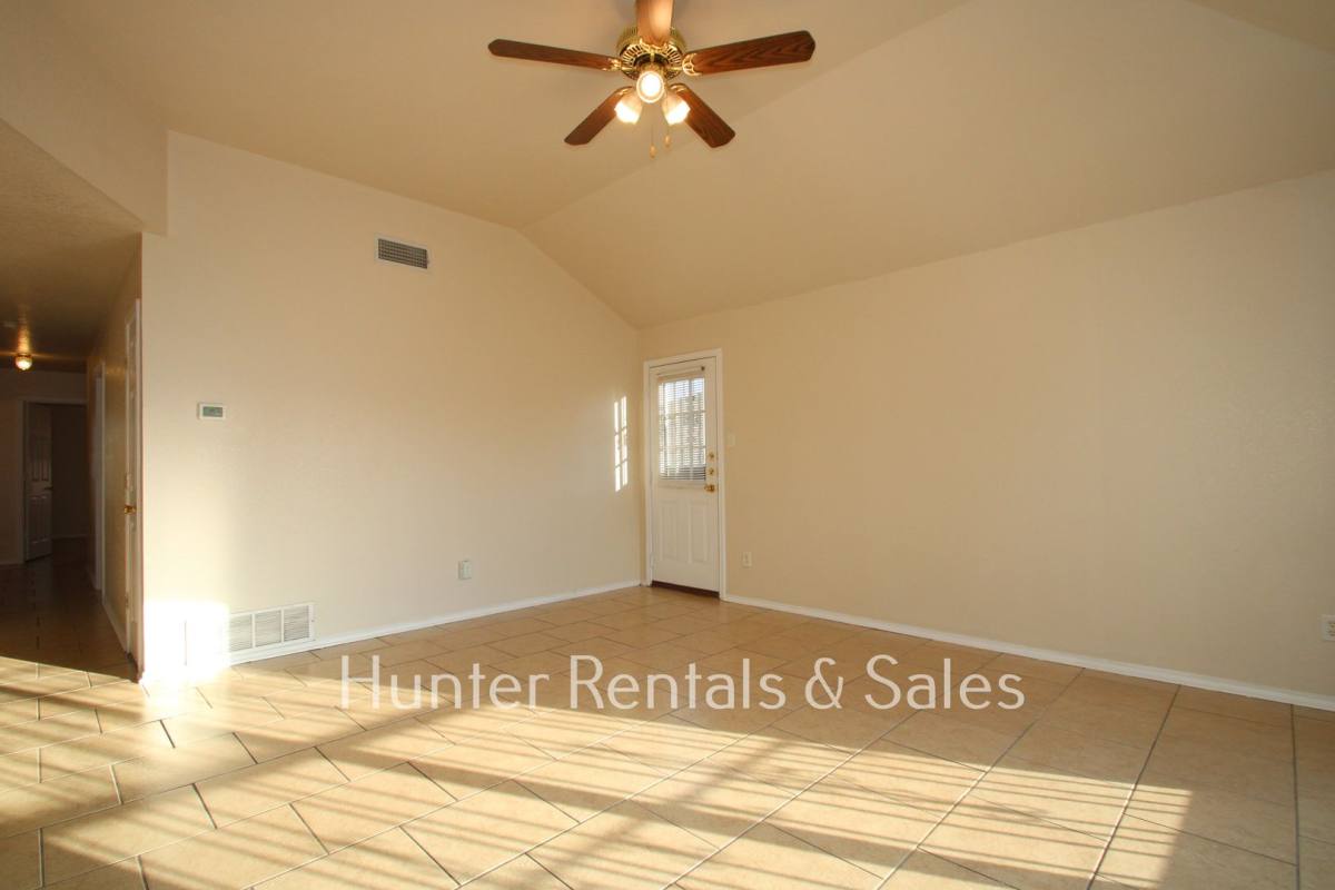 Townhouse for rent at 4403-B July Dr, Killeen, TX 76549