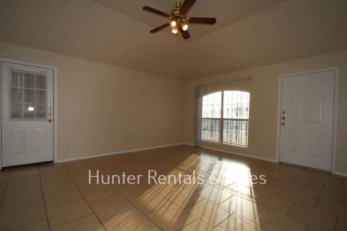 Townhouse for rent at 4403-B July Dr, Killeen, TX 76549
