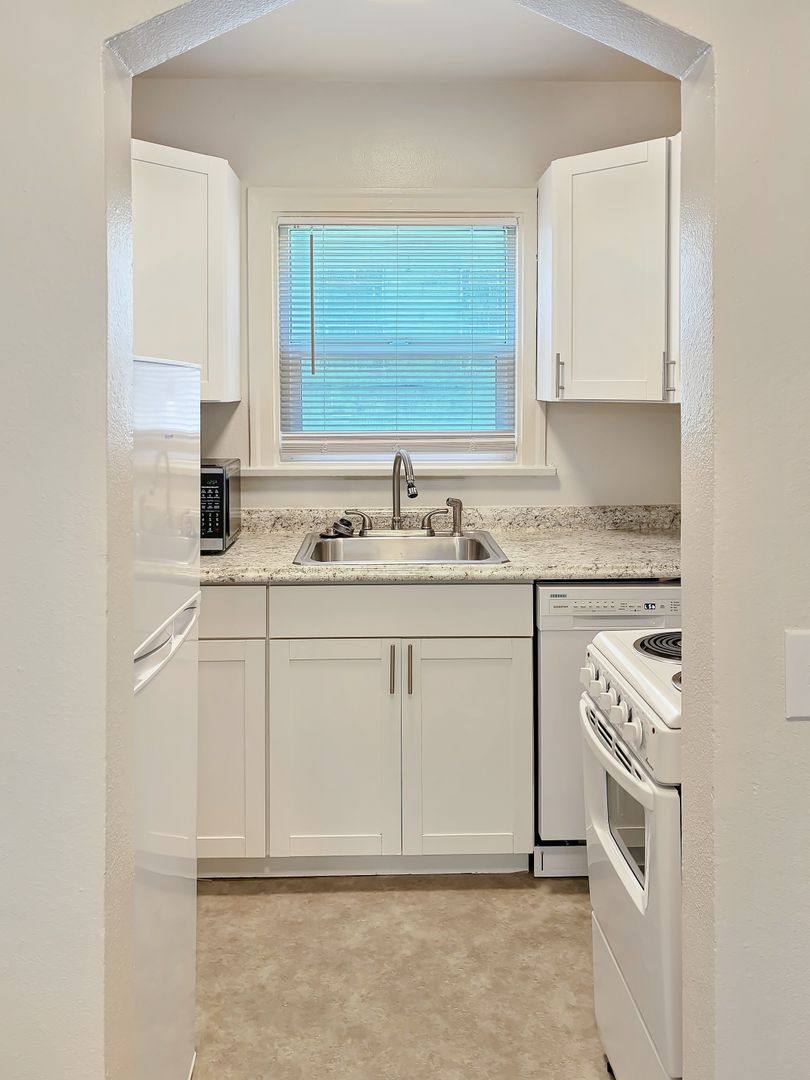 Apartment for rent at 241 5th St, Bremerton, WA 98337