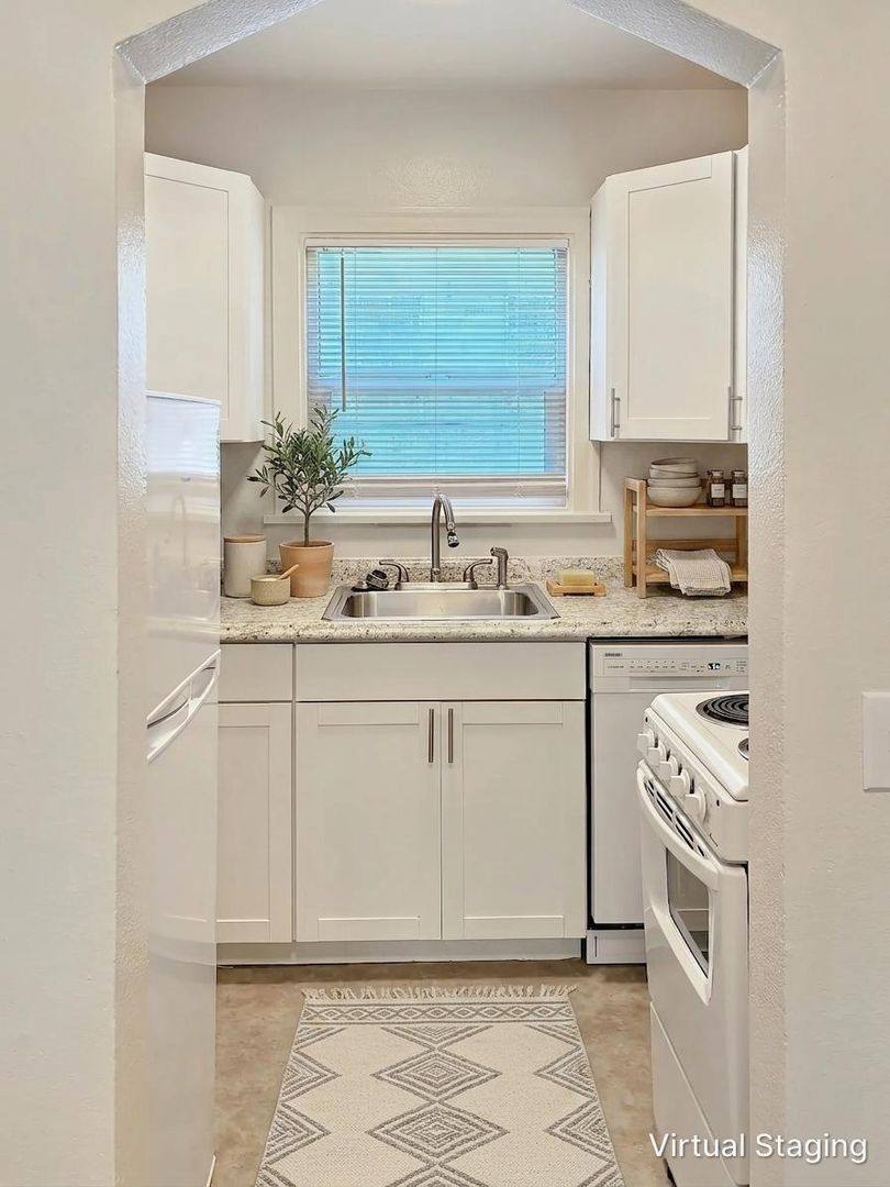 Apartment for rent at 241 5th St, Bremerton, WA 98337