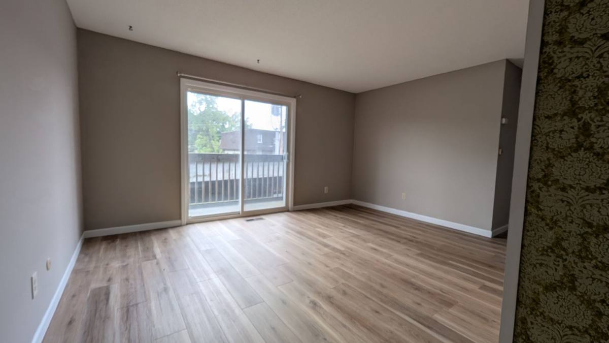Apartment for rent at 906 E Harding, Urbana, IL 61801