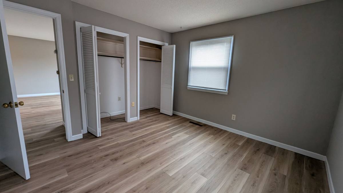 Apartment for rent at 906 E Harding, Urbana, IL 61801
