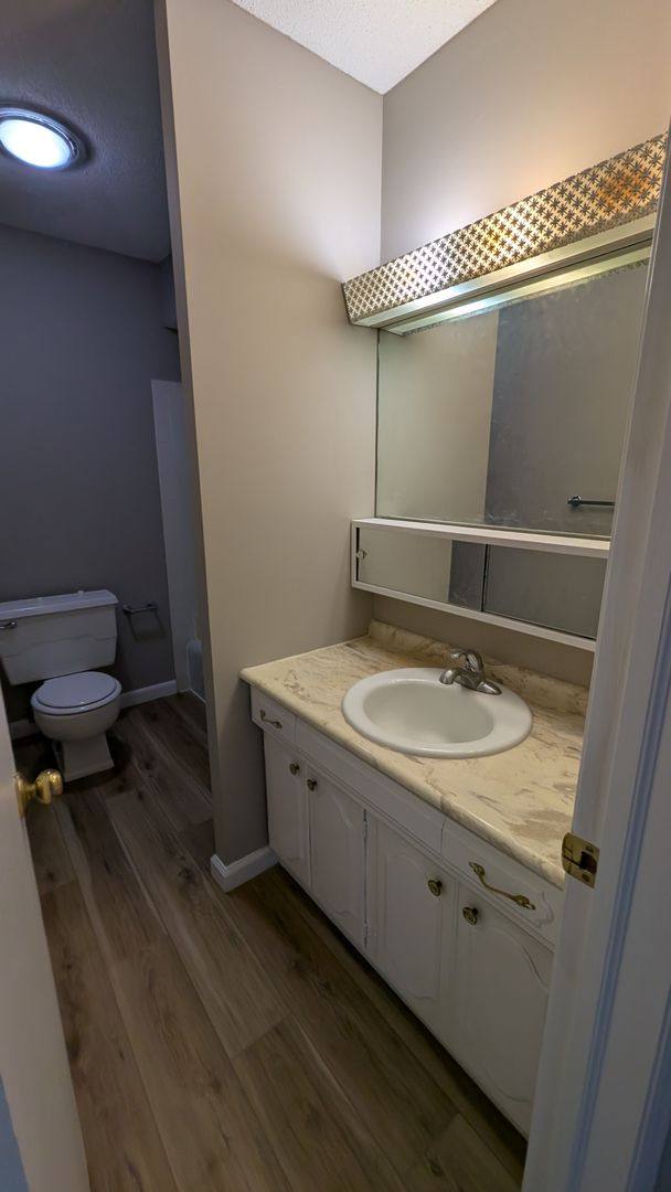 Apartment for rent at 906 E Harding, Urbana, IL 61801