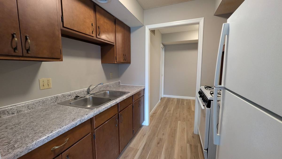 Apartment for rent at 906 E Harding, Urbana, IL 61801