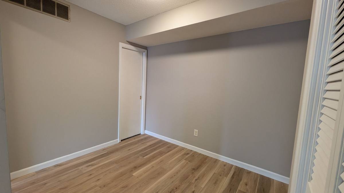 Apartment for rent at 906 E Harding, Urbana, IL 61801