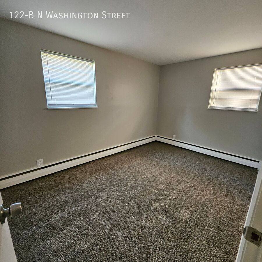 Apartment for rent at 122-B N Washington St, Delaware, OH 43015