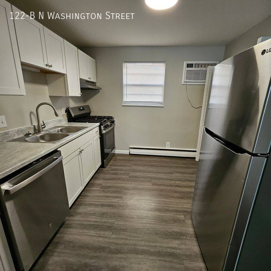Apartment for rent at 122-B N Washington St, Delaware, OH 43015
