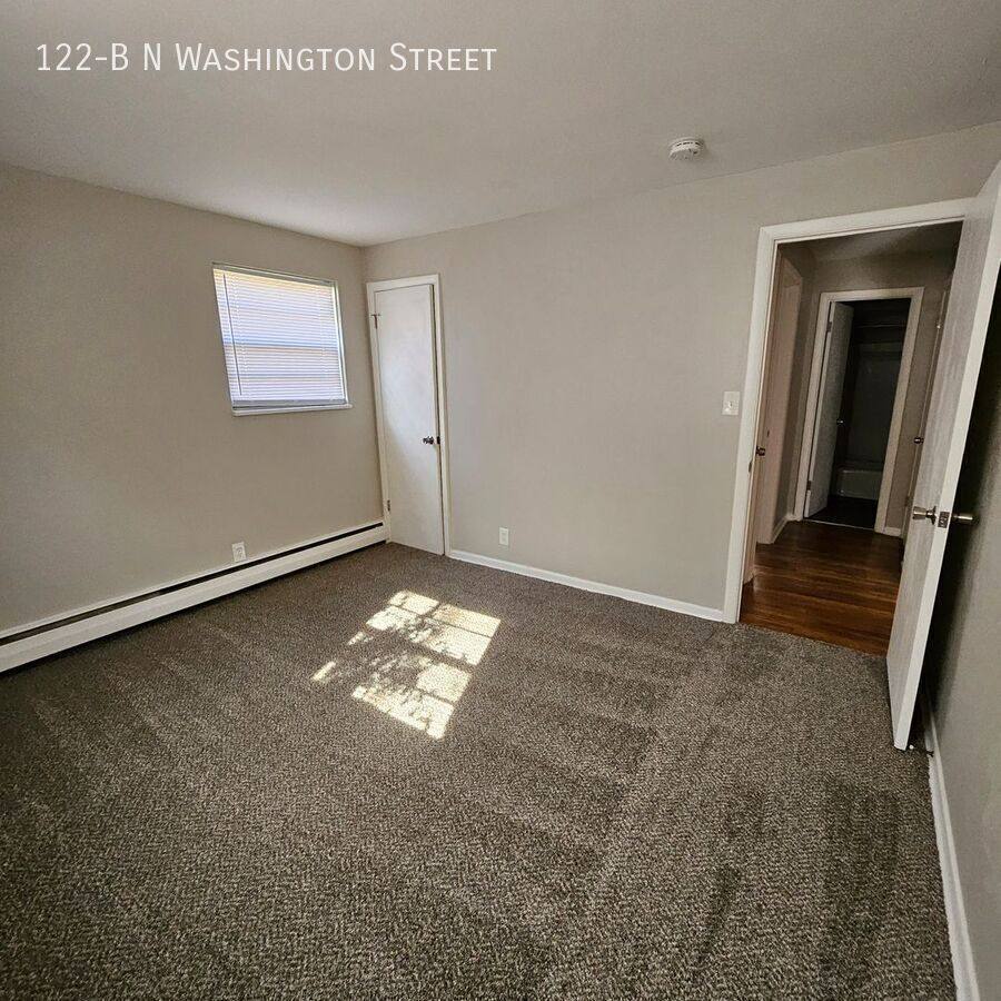 Apartment for rent at 122-B N Washington St, Delaware, OH 43015