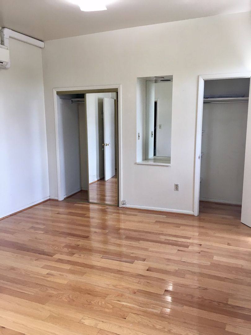 Apartment for rent at 2009 Pine St, Philadelphia, PA 19103
