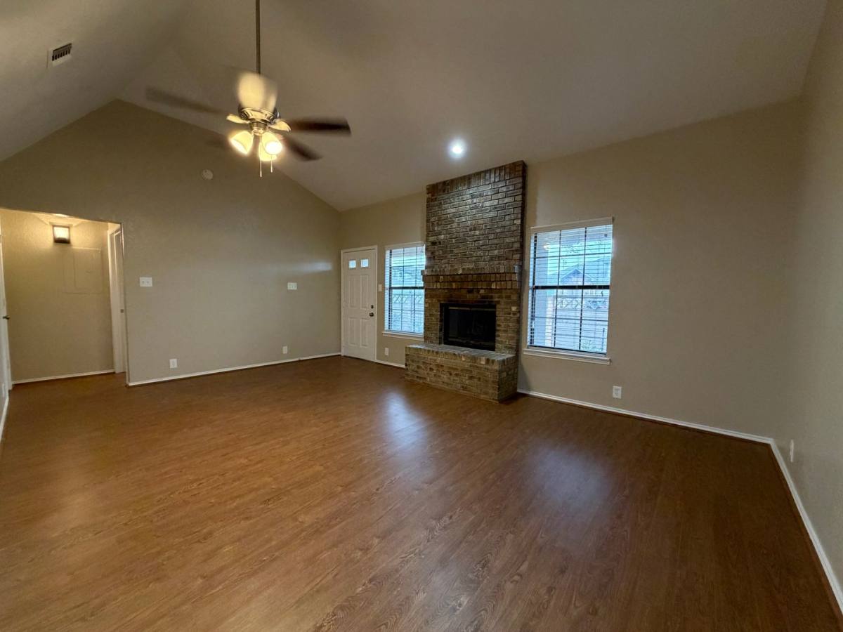 Townhouse for rent at 206 S Nolan River Rd, Cleburne, TX 76033