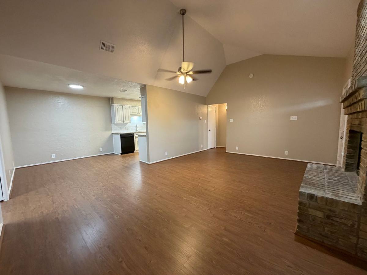 Townhouse for rent at 206 S Nolan River Rd, Cleburne, TX 76033