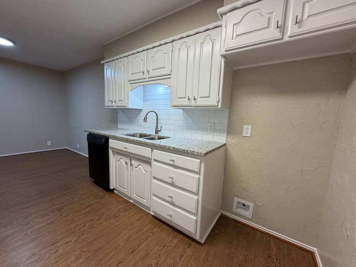 Townhouse for rent at 206 S Nolan River Rd, Cleburne, TX 76033