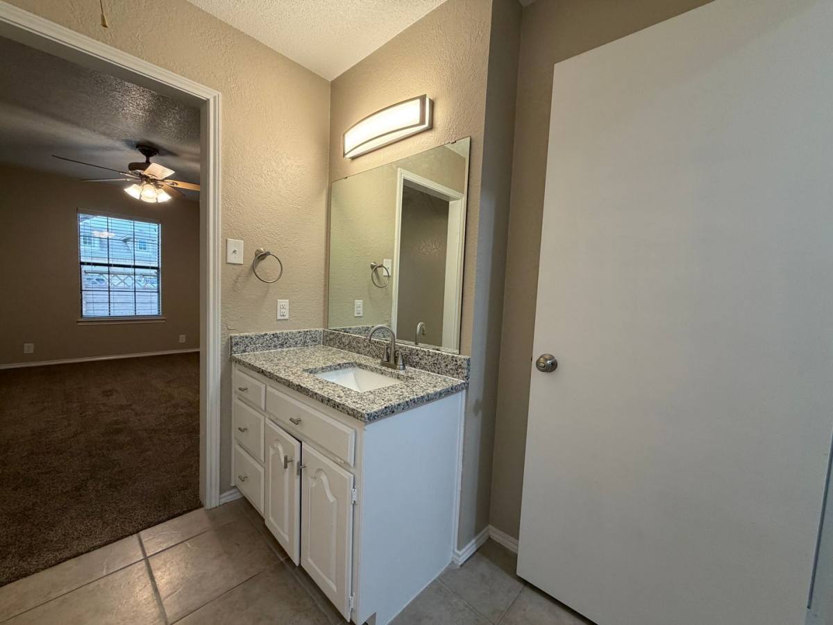 Townhouse for rent at 206 S Nolan River Rd, Cleburne, TX 76033