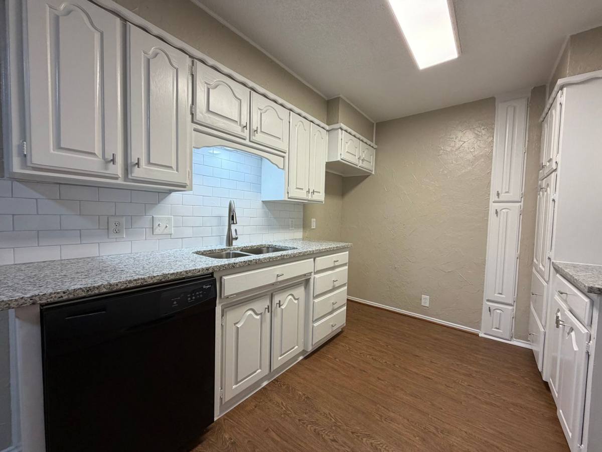 Townhouse for rent at 206 S Nolan River Rd, Cleburne, TX 76033