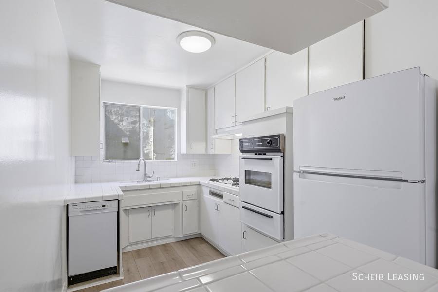 Apartment for rent at 426 S Rexford Dr #4, Beverly Hills, CA 90212
