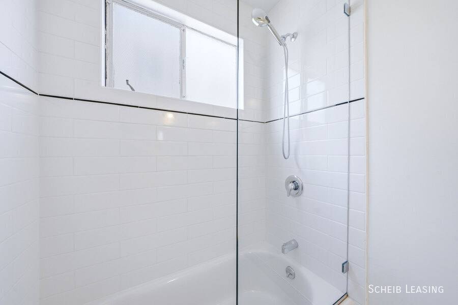 Apartment for rent at 426 S Rexford Dr #4, Beverly Hills, CA 90212