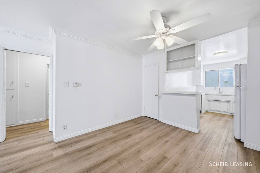 Apartment for rent at 426 S Rexford Dr #4, Beverly Hills, CA 90212