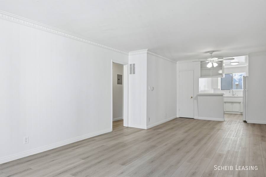 Apartment for rent at 426 S Rexford Dr #4, Beverly Hills, CA 90212