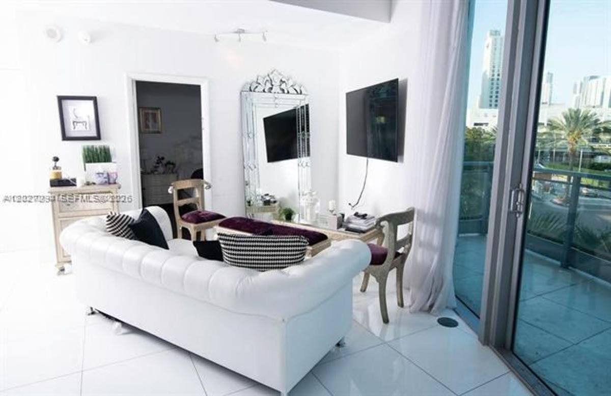 Apartment for rent at 90 SW 3rd St, Miami, FL 33130