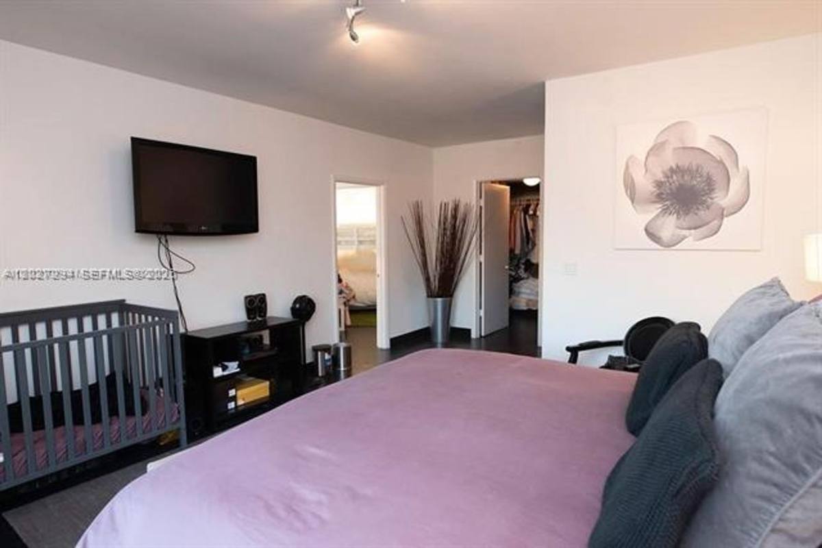 Apartment for rent at 90 SW 3rd St, Miami, FL 33130