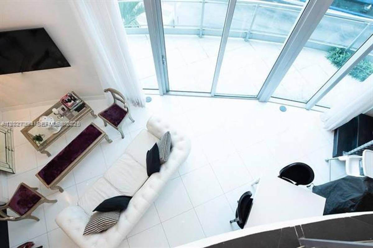 Apartment for rent at 90 SW 3rd St, Miami, FL 33130