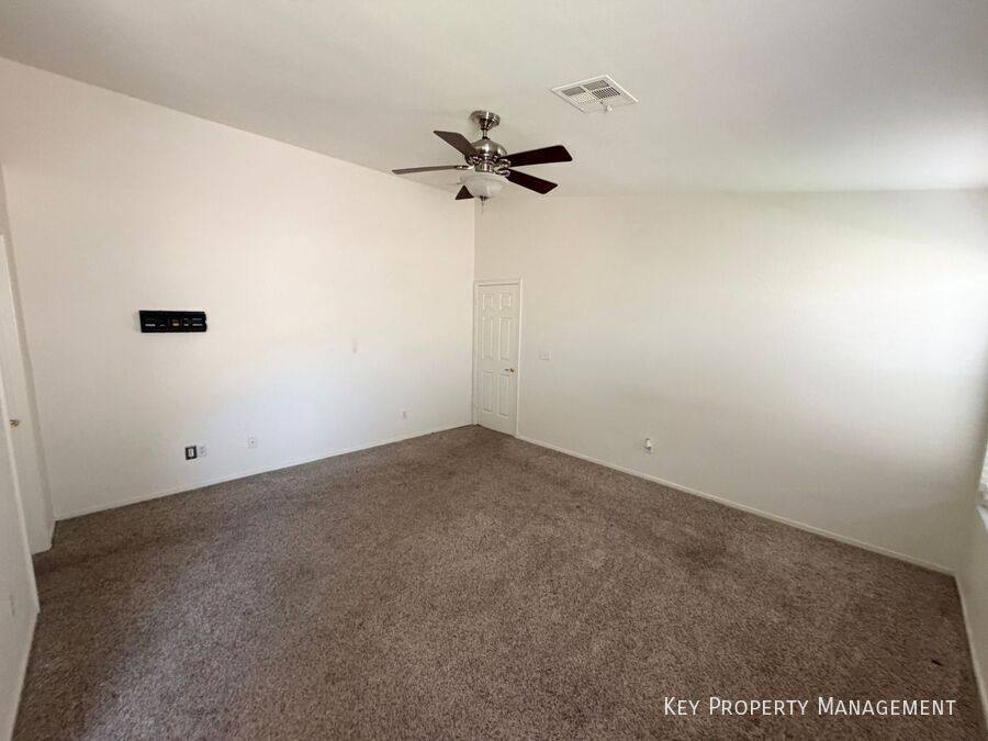 House for rent at 374 Yacht Ave, Henderson, NV 89012