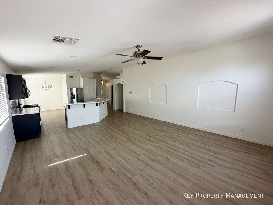 House for rent at 374 Yacht Ave, Henderson, NV 89012