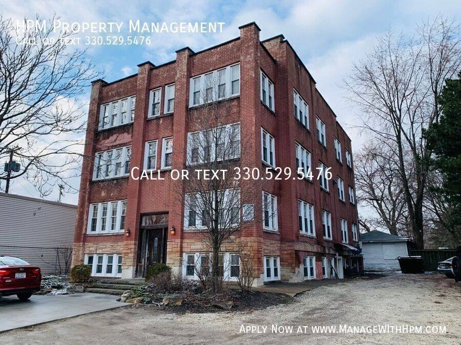 Apartment for rent at 2237 Tusc St W #7, Canton, OH 44708