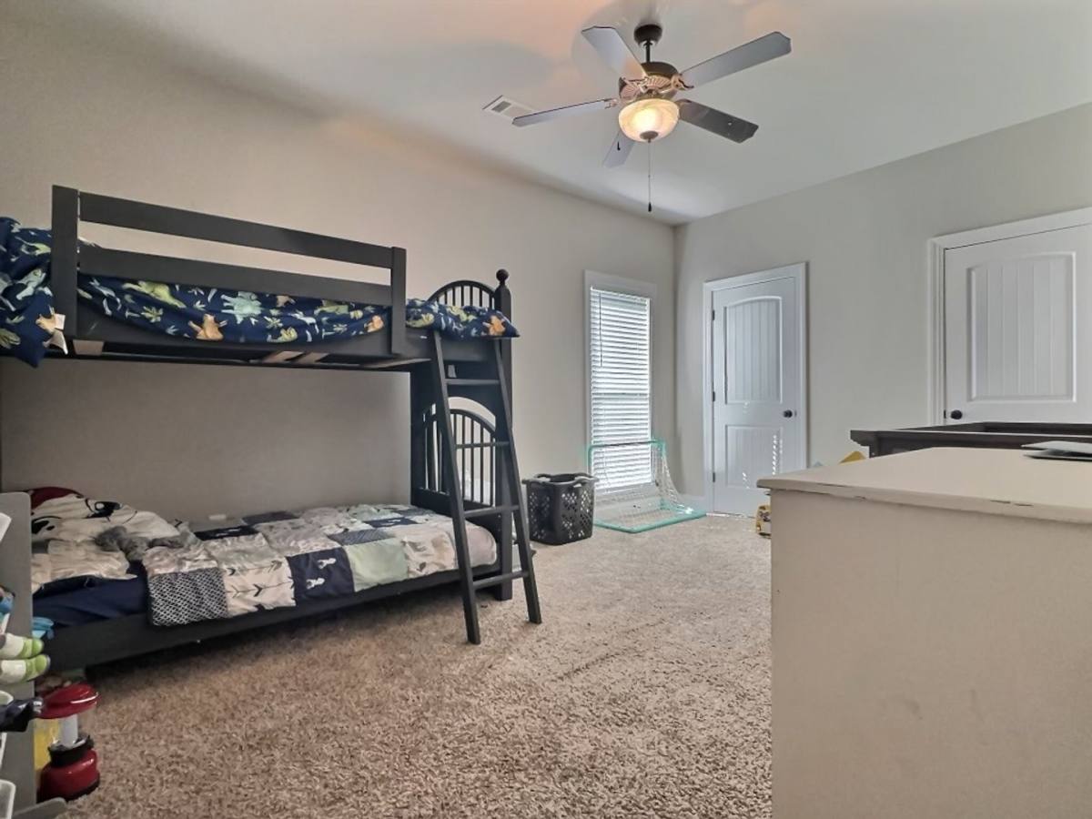 House for rent at 1018 Ridge Point Dr, Deatsville, AL 36022