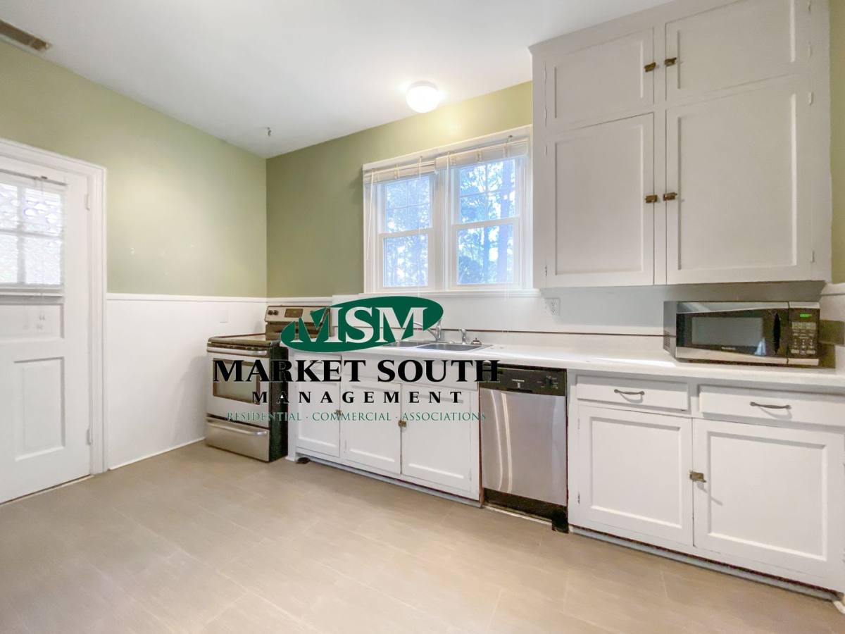 Apartment for rent at 219 E 56th St, Savannah, GA 31405