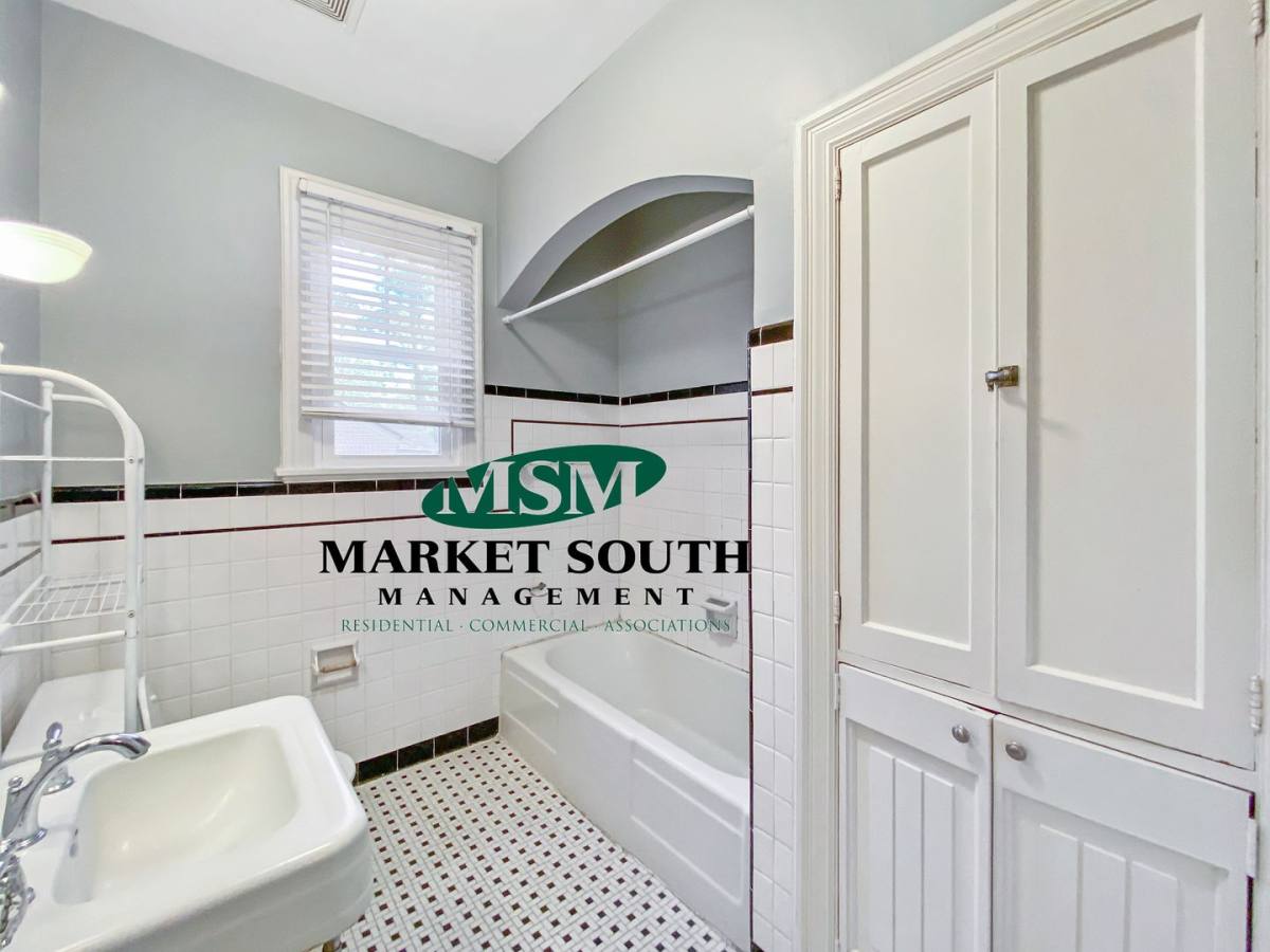 Apartment for rent at 219 E 56th St, Savannah, GA 31405