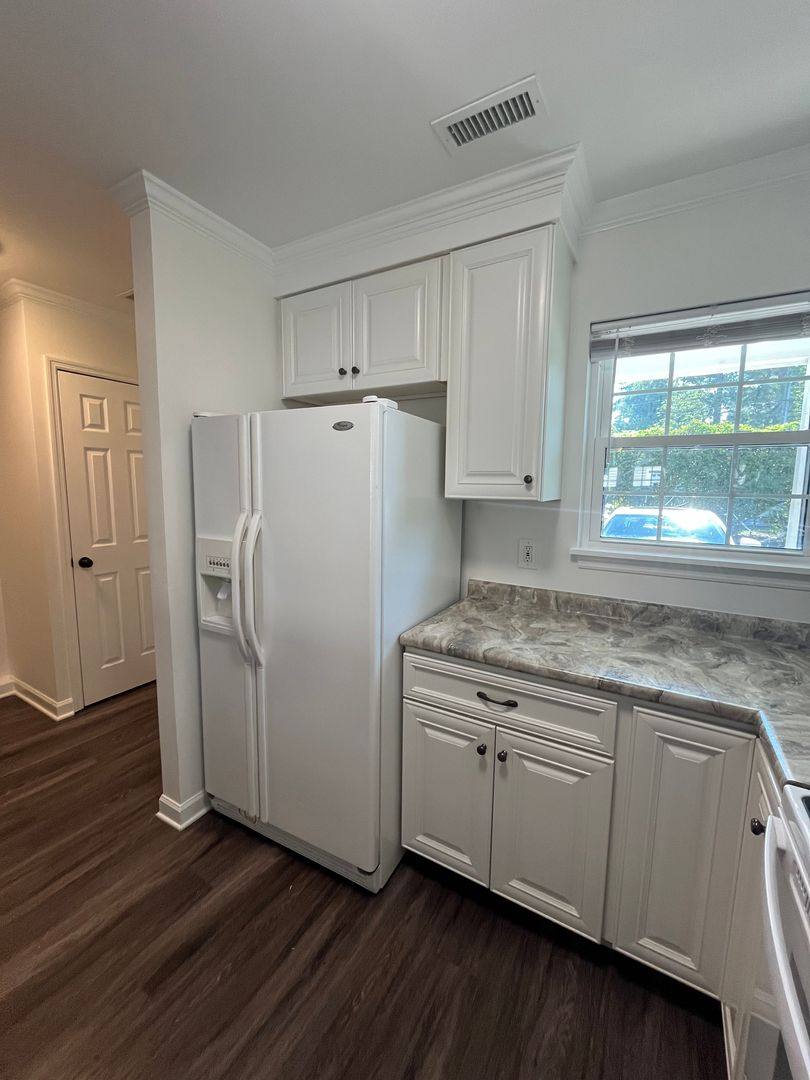 Apartment for rent at 154 Lullwater Dr, Wilmington, NC 28403