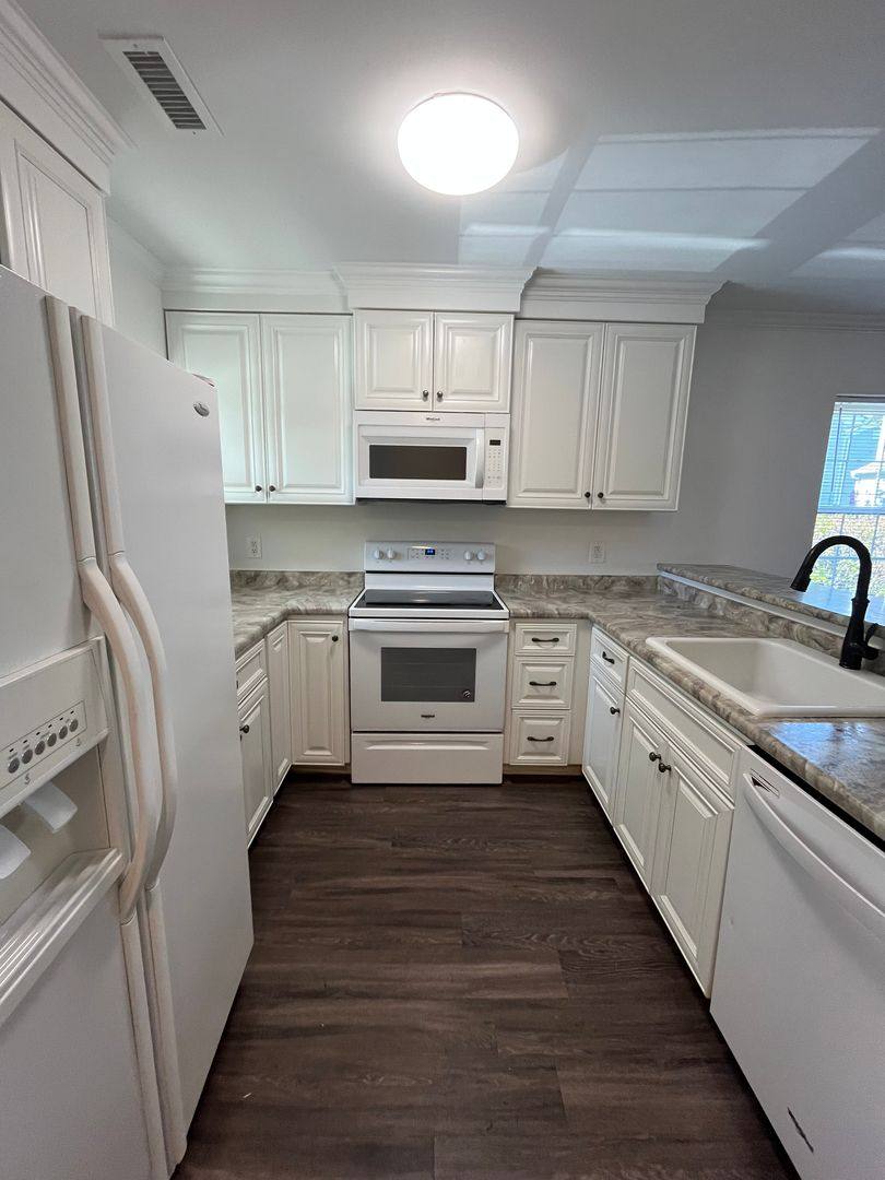 Apartment for rent at 154 Lullwater Dr, Wilmington, NC 28403