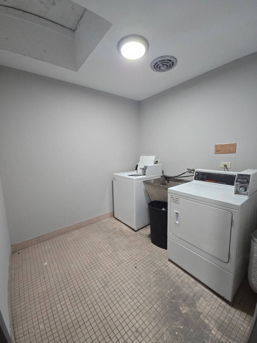 Apartment for rent at 805 N Court St, Rockford, IL 61103