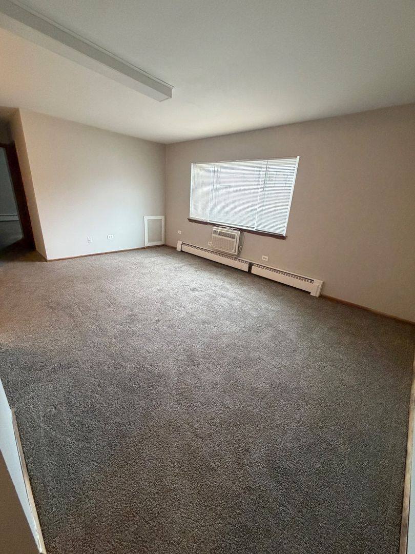 Apartment for rent at 805 N Court St, Rockford, IL 61103
