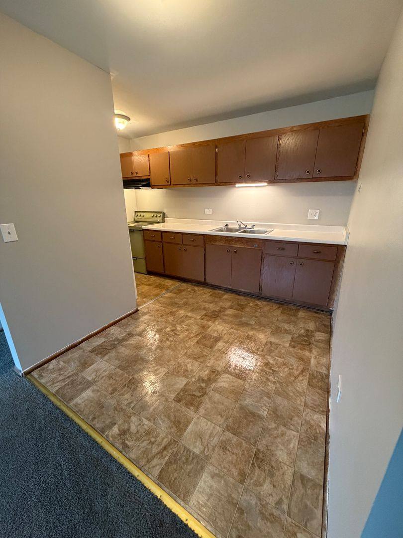 Apartment for rent at 805 N Court St, Rockford, IL 61103