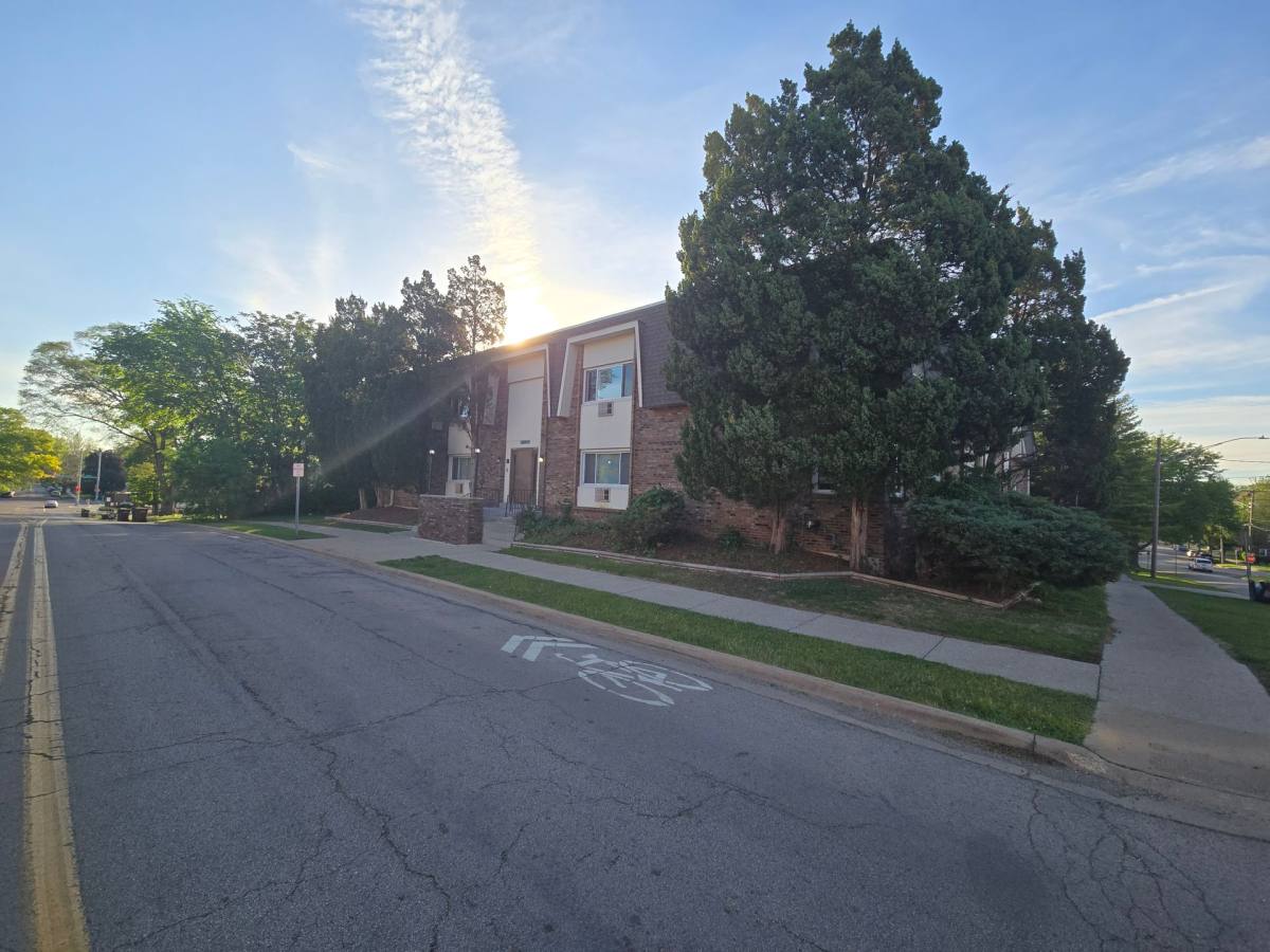 Apartment for rent at 805 N Court St, Rockford, IL 61103