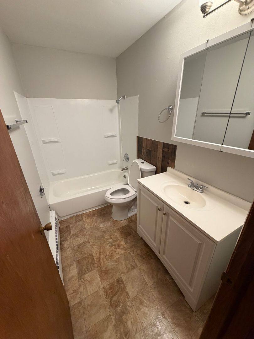 Apartment for rent at 805 N Court St, Rockford, IL 61103