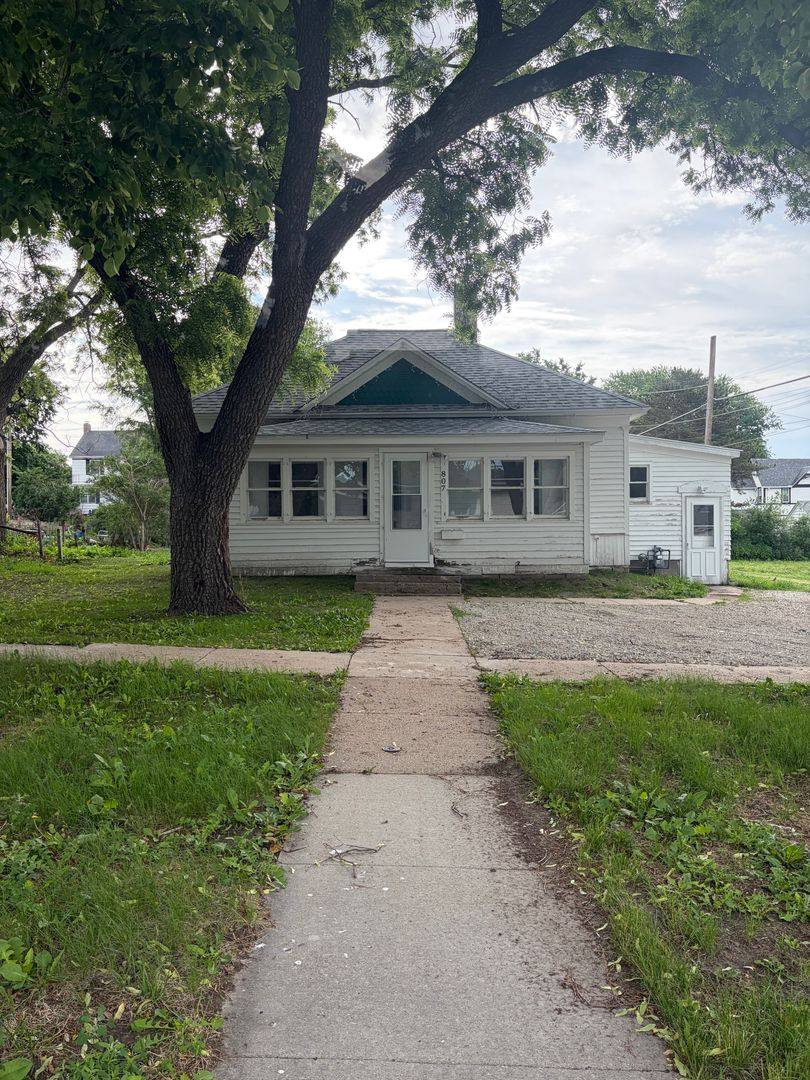 House for rent at 807 N St, Neligh, NE 68756