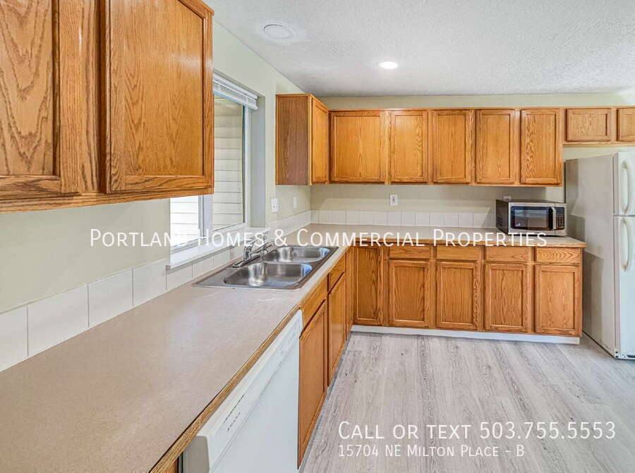 Apartment for rent at 15704 NE Milton Place #B, Portland, OR 97230