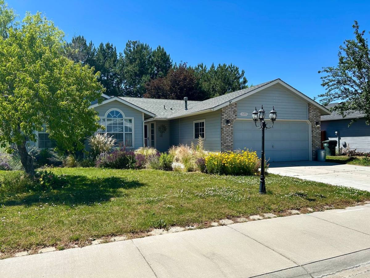 House for rent at 1685 NW 13th St, Meridian, ID 83646